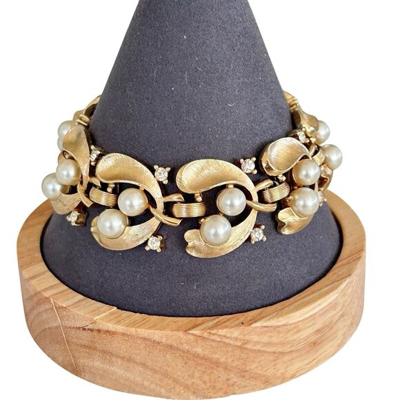 Vintage Trifari Bracelet Gold Tone Faux Rhinestones Pearls Ornate Statement - Picture 1 of 10